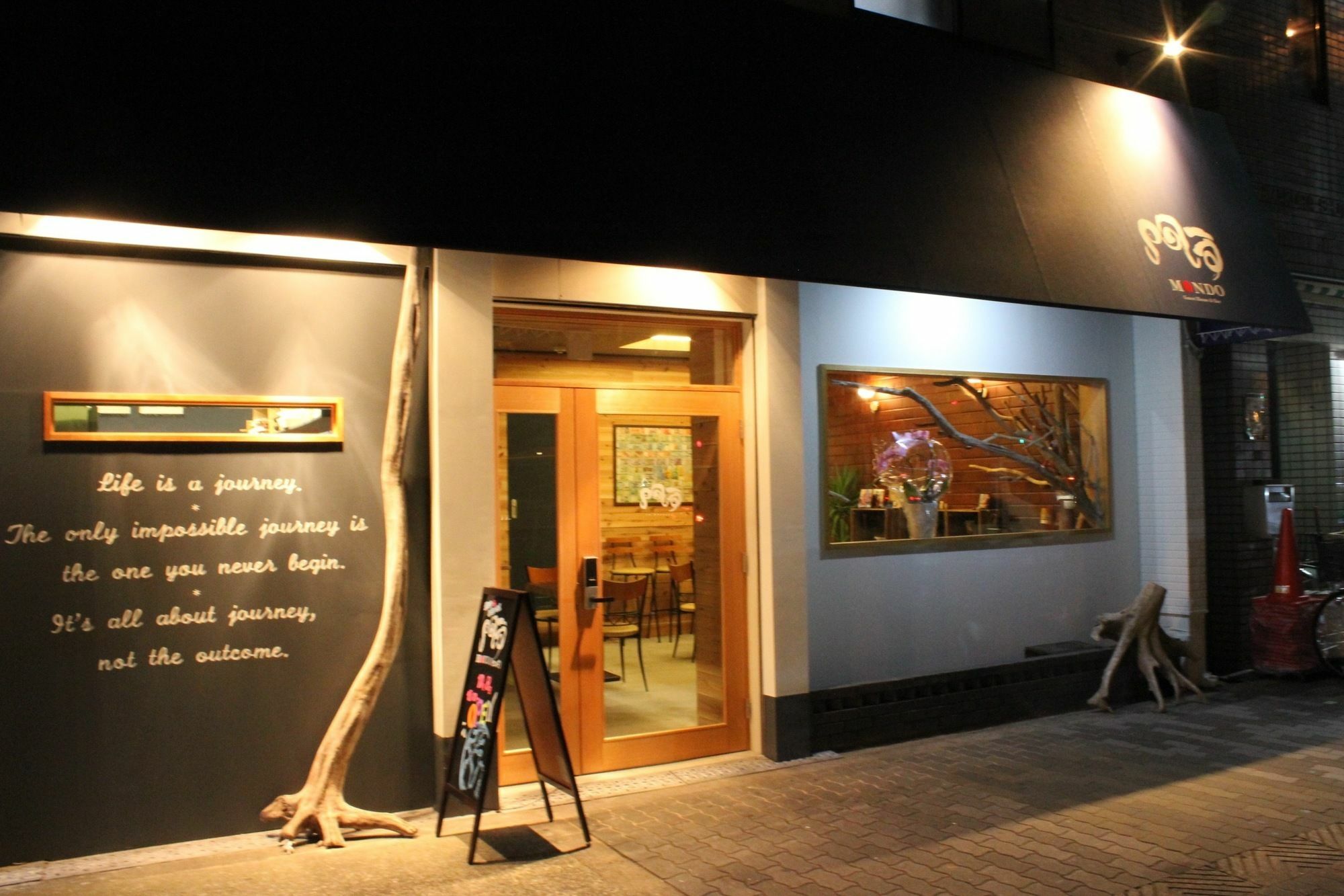 Bar And Hostel Mondo โอซาก้า ภายนอก รูปภาพ